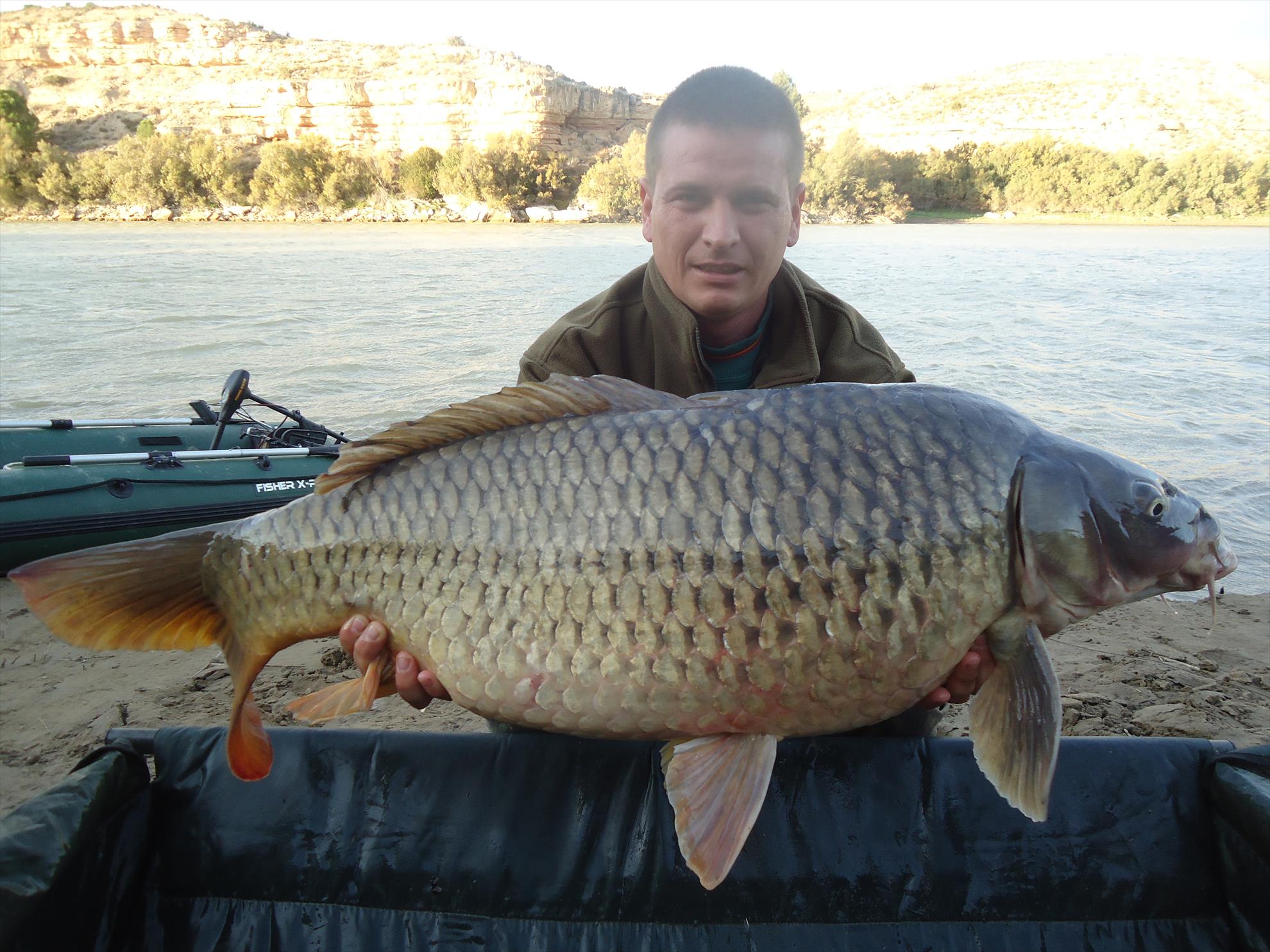 CARP FISHING...... - dsc07084.JPG